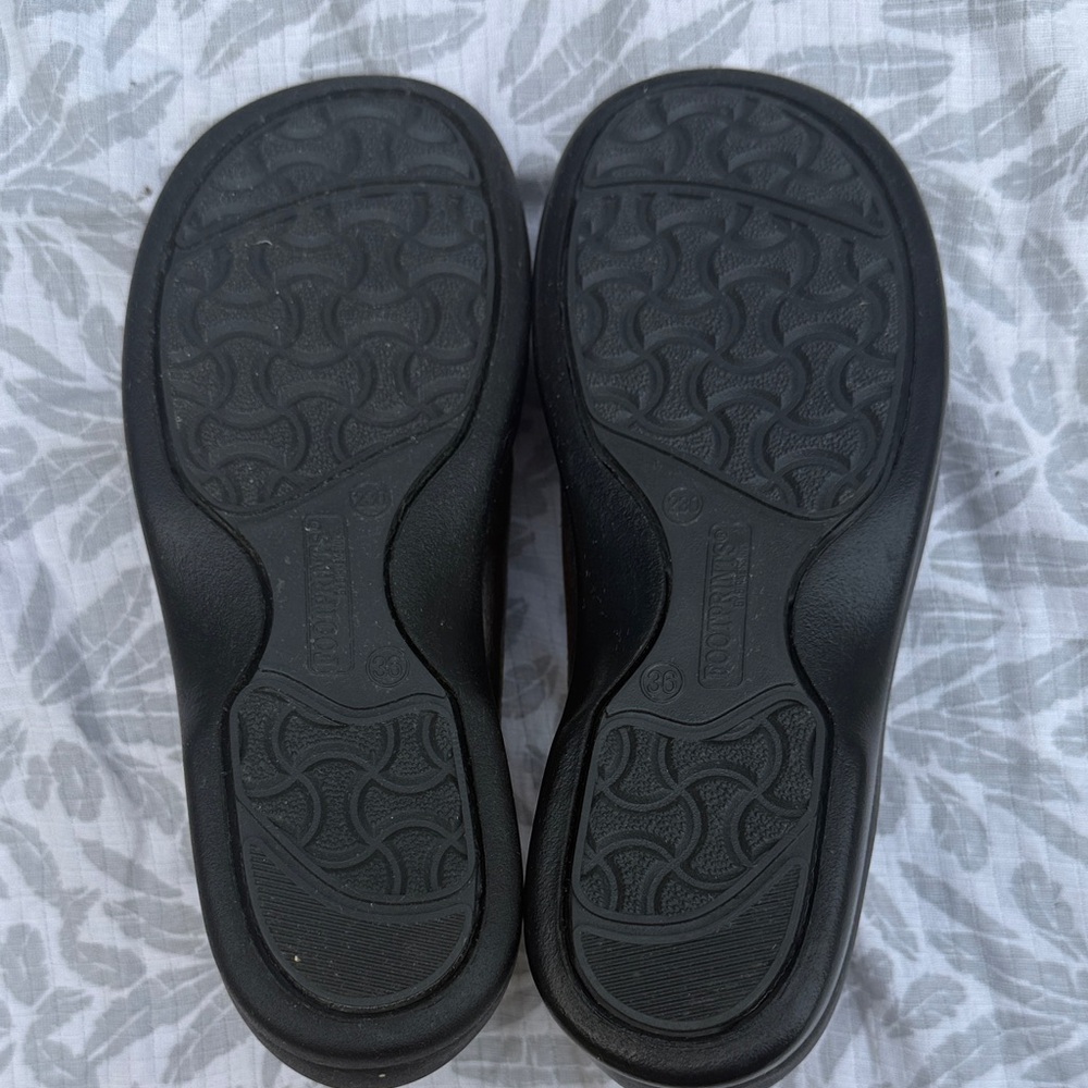 Men's Brown Leather Slip-On Shoes - Picture 4 of 4
